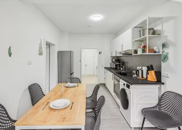 Апартаменты Jenapartments 4sz 8p Zentral, Terrasse, Waschtrockner Ена